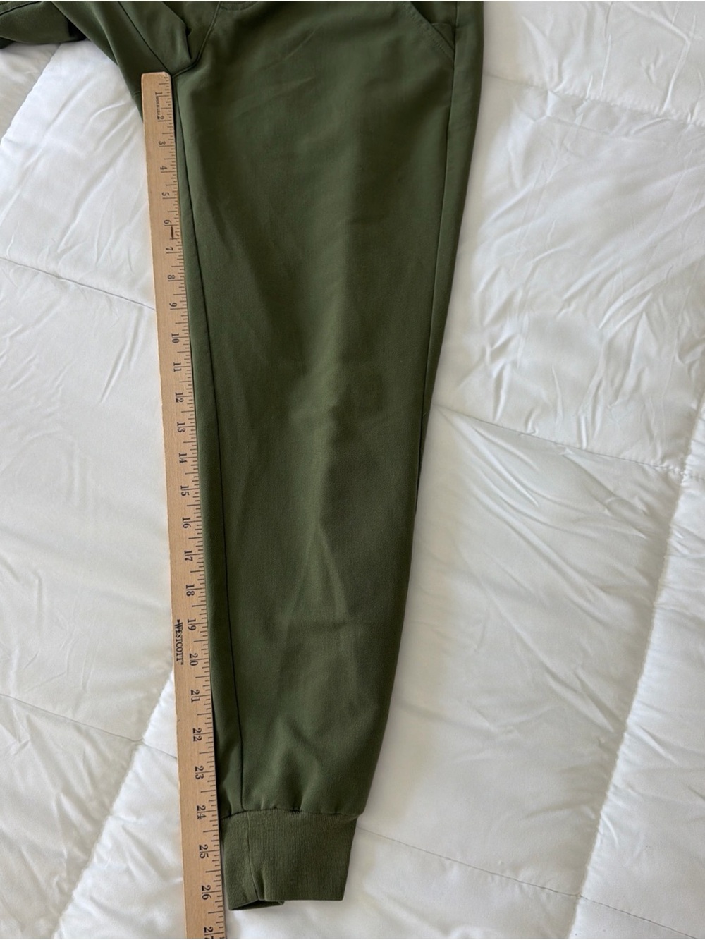FIGS Women’s S Petite Zamora Scrub Joggers Dark Olive Green Technical Collection - Picture 6 of 7